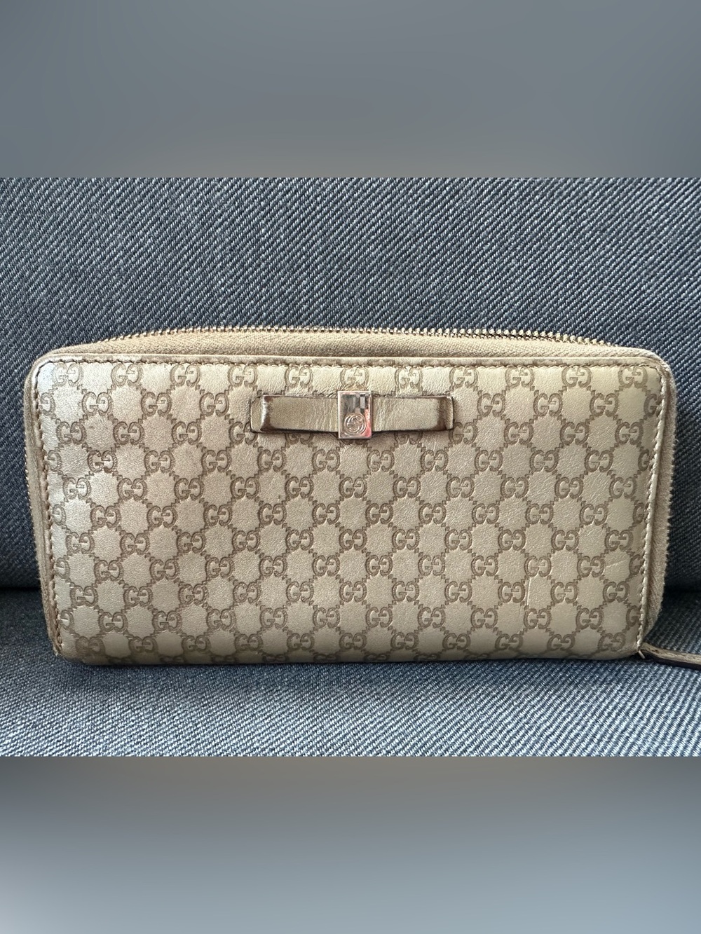 Gucci Microguccissima Leather Bow Zip Wallet – Metallic Beige/Gold – Authentic